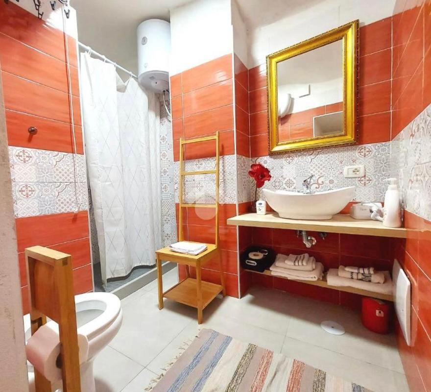 Metropolitan Basso Villa Napoli Bagian luar foto