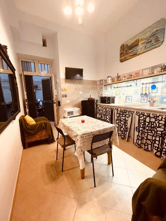 Metropolitan Basso Villa Napoli Bagian luar foto